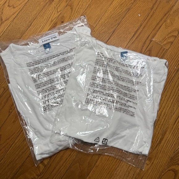 Old Navy Luxe V-Neck Slub Knit T-Shirt Bundle of Two Size Medium and Large - Picture 6 of 12